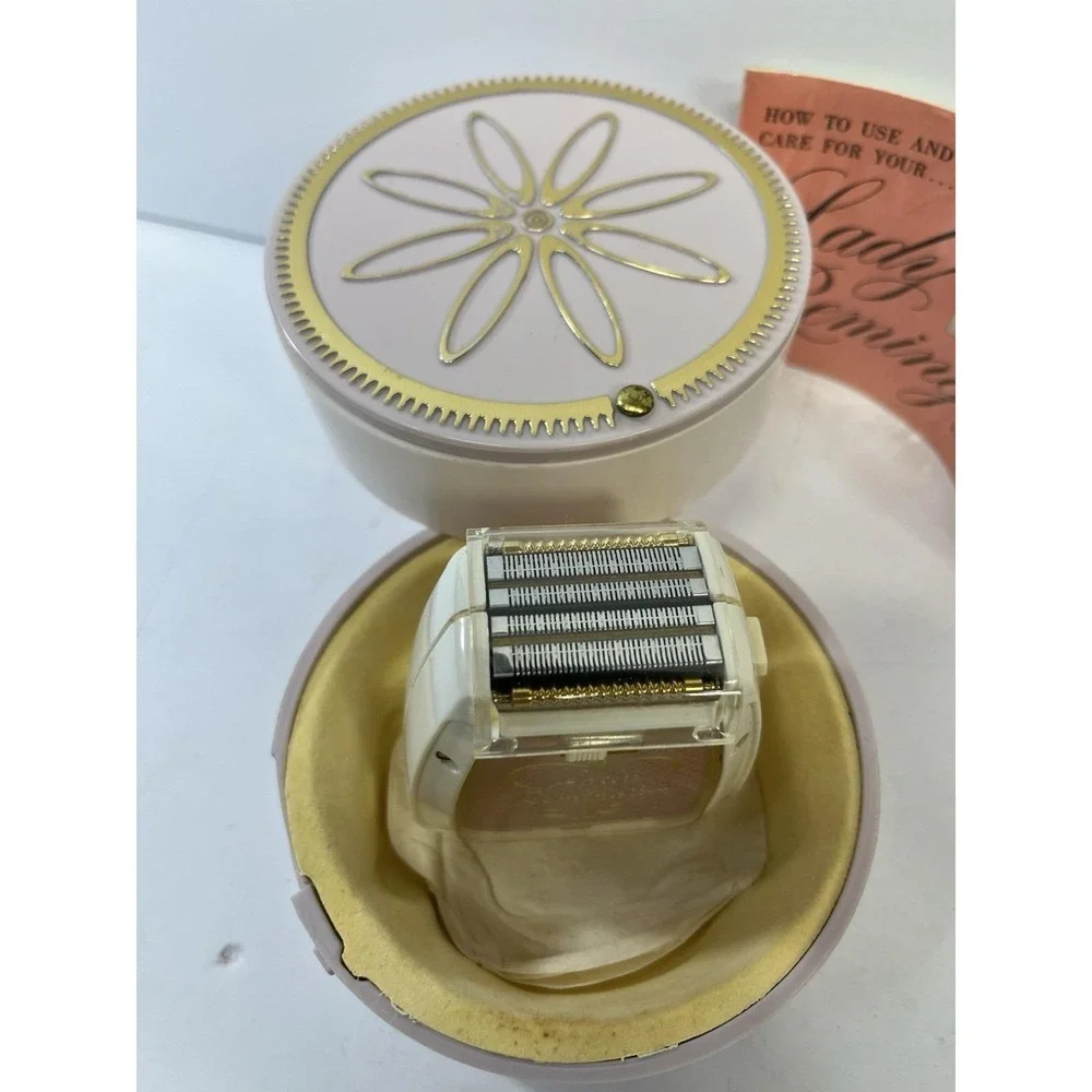 Vintage NOS Lady Remington Electric Shaver Complete With Case & Cord Orchid 261